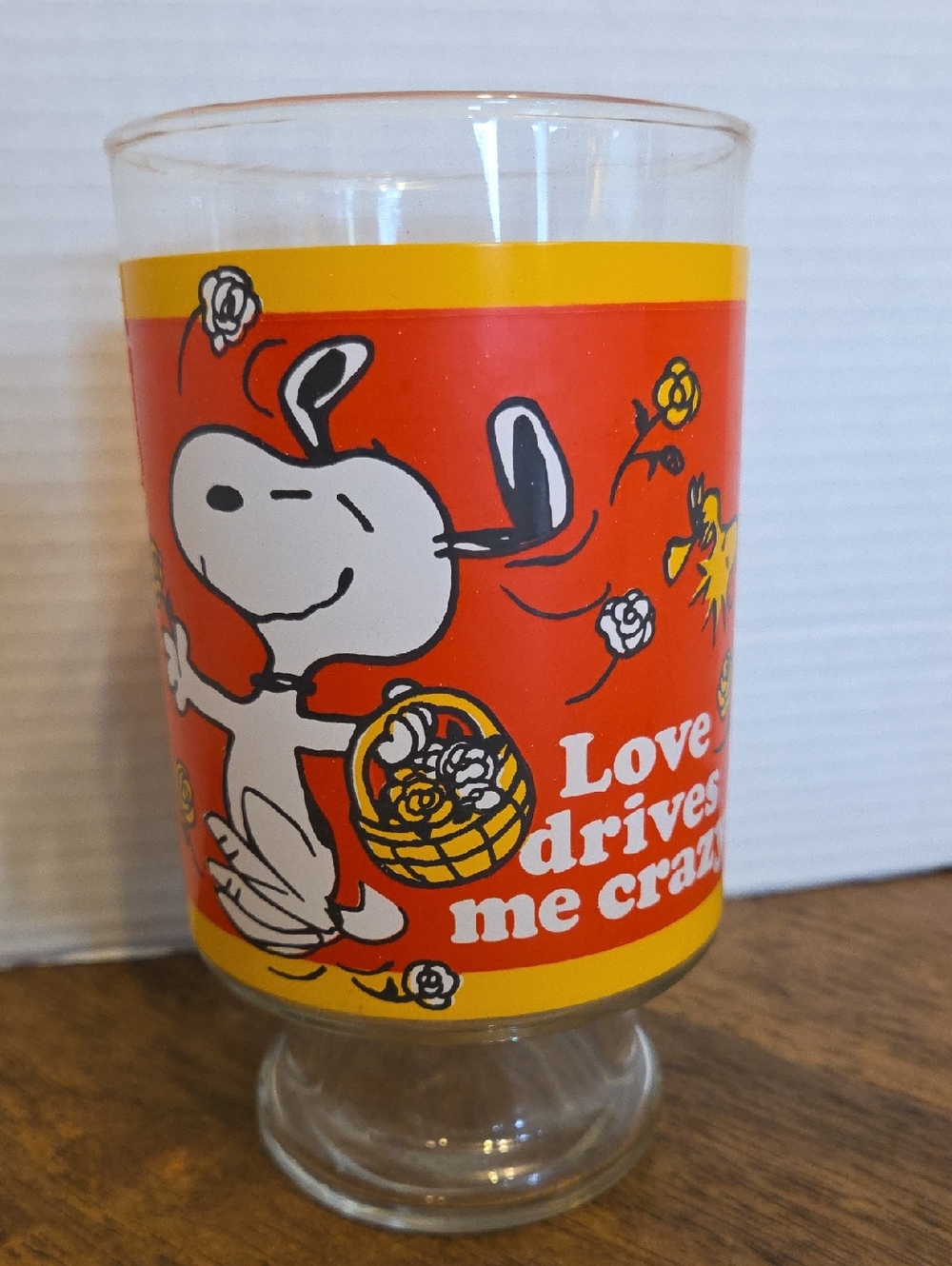 Peanuts Snoopy 'Love drives me crazy' Vintage Pedestal Character Glass 1960's